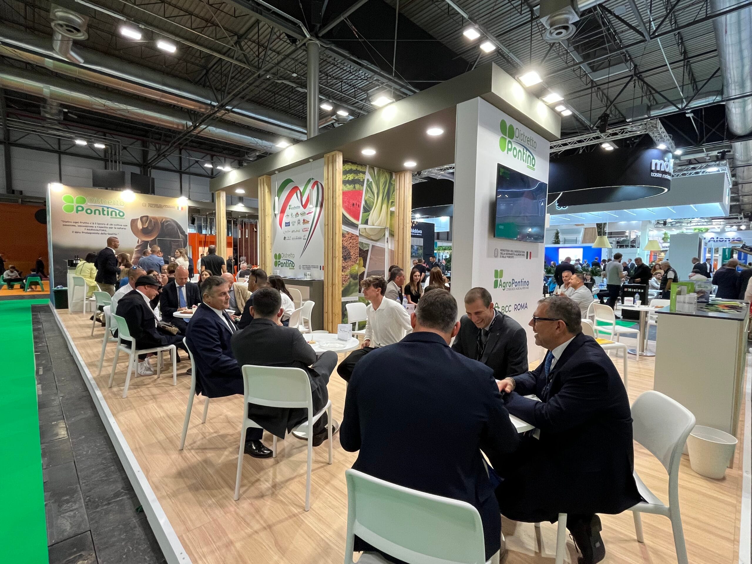Lo stand collettivo del Distretto Agroalimentare Pontino a Fruit Attraction 2025, Madrid