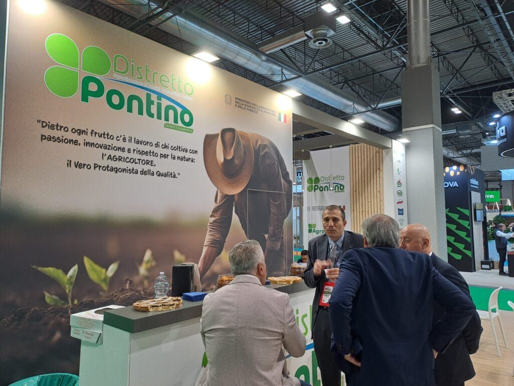 L'allestimento dello stand pontino al Padiglione 4 di Fruit Attraction 2025